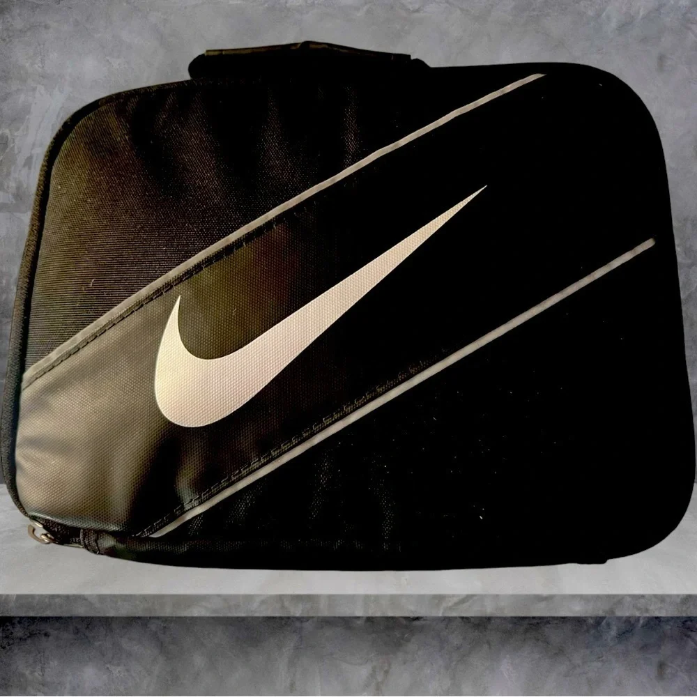Nike Insulated Lunch Bag